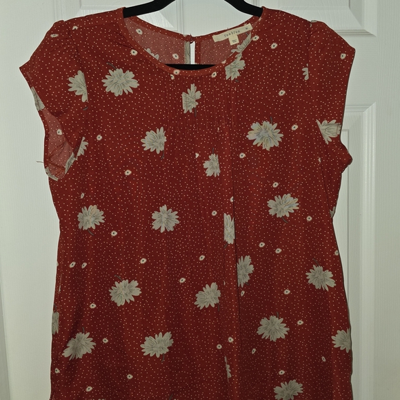 fun 2 fun Tops - Fun 2 Fun Red Floral Blouse
